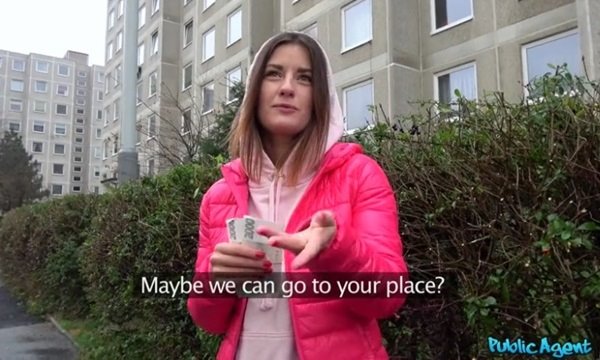 Русская девушка со слабыми знаниями английского зарабатывает за рубежом.