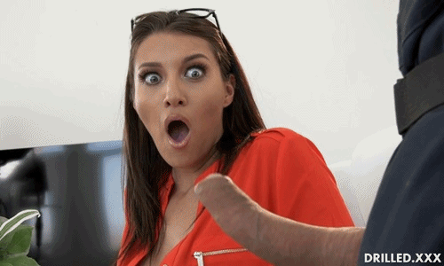 Уборщик подслушивает телефонный разговор секретарши и дает сыграть на своей дудке.